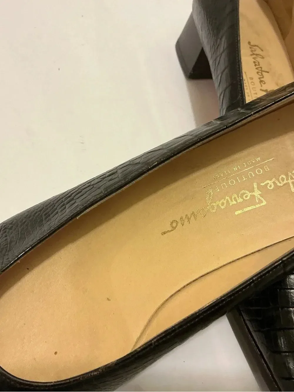 Salvatore Ferragamo Women's dark brown Croc-Embossed Leather Flats 10AA